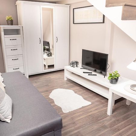 Bakats Square Premium Apartment With Ac Budapest Esterno foto