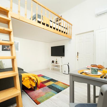 Bakats Square Premium Apartment With Ac Budapest Esterno foto