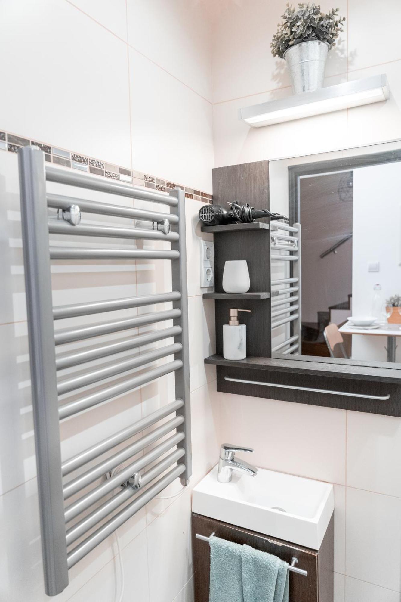 Bakats Square Premium Apartment With Ac Budapest Esterno foto