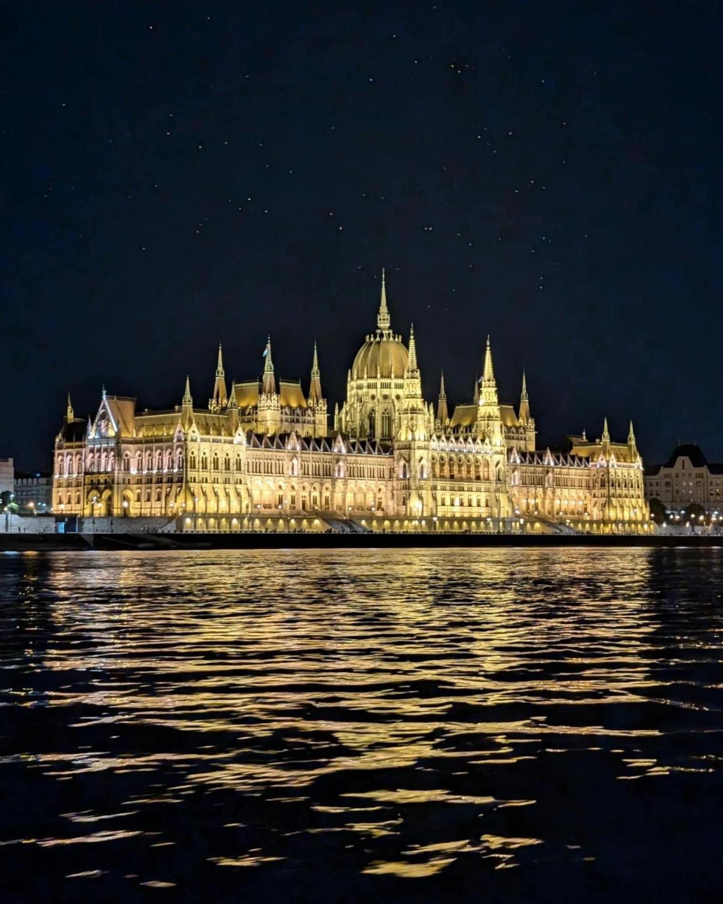 Bakats Square Premium Apartment With Ac Budapest Esterno foto