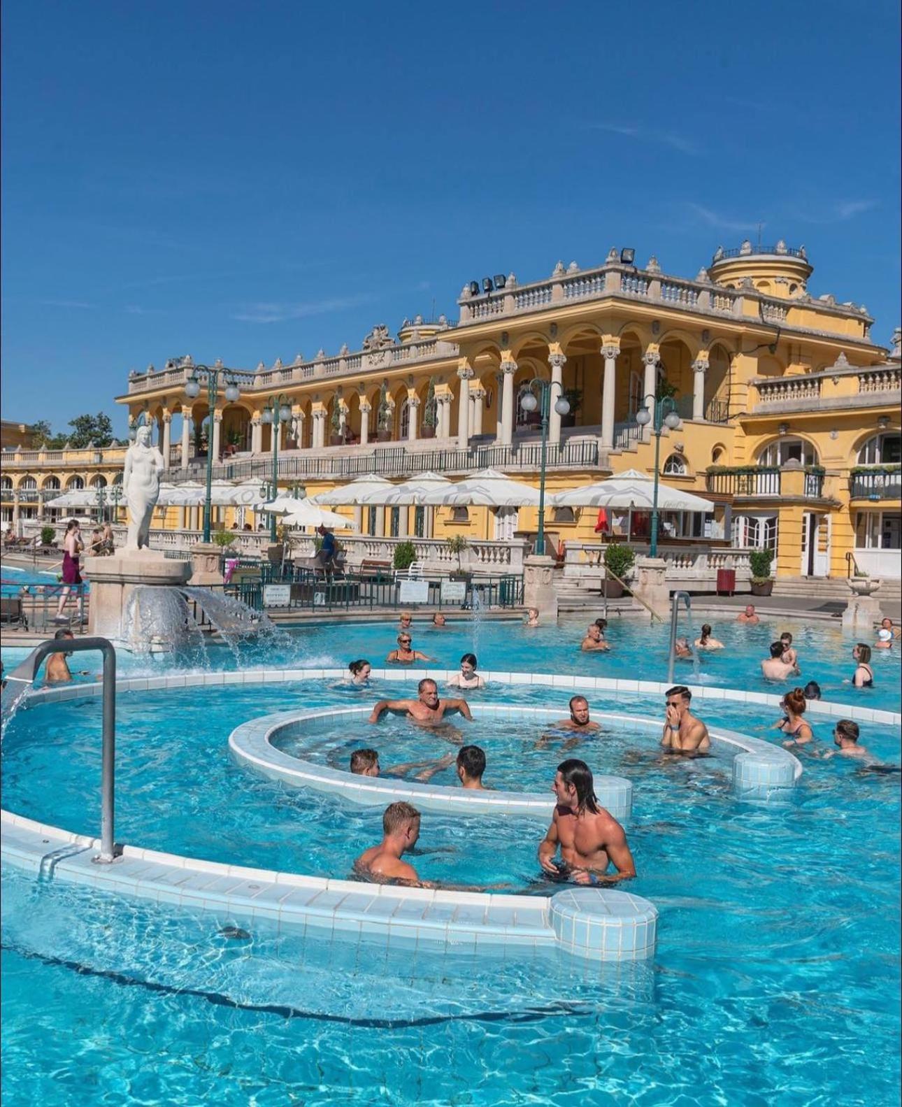 Bakats Square Premium Apartment With Ac Budapest Esterno foto