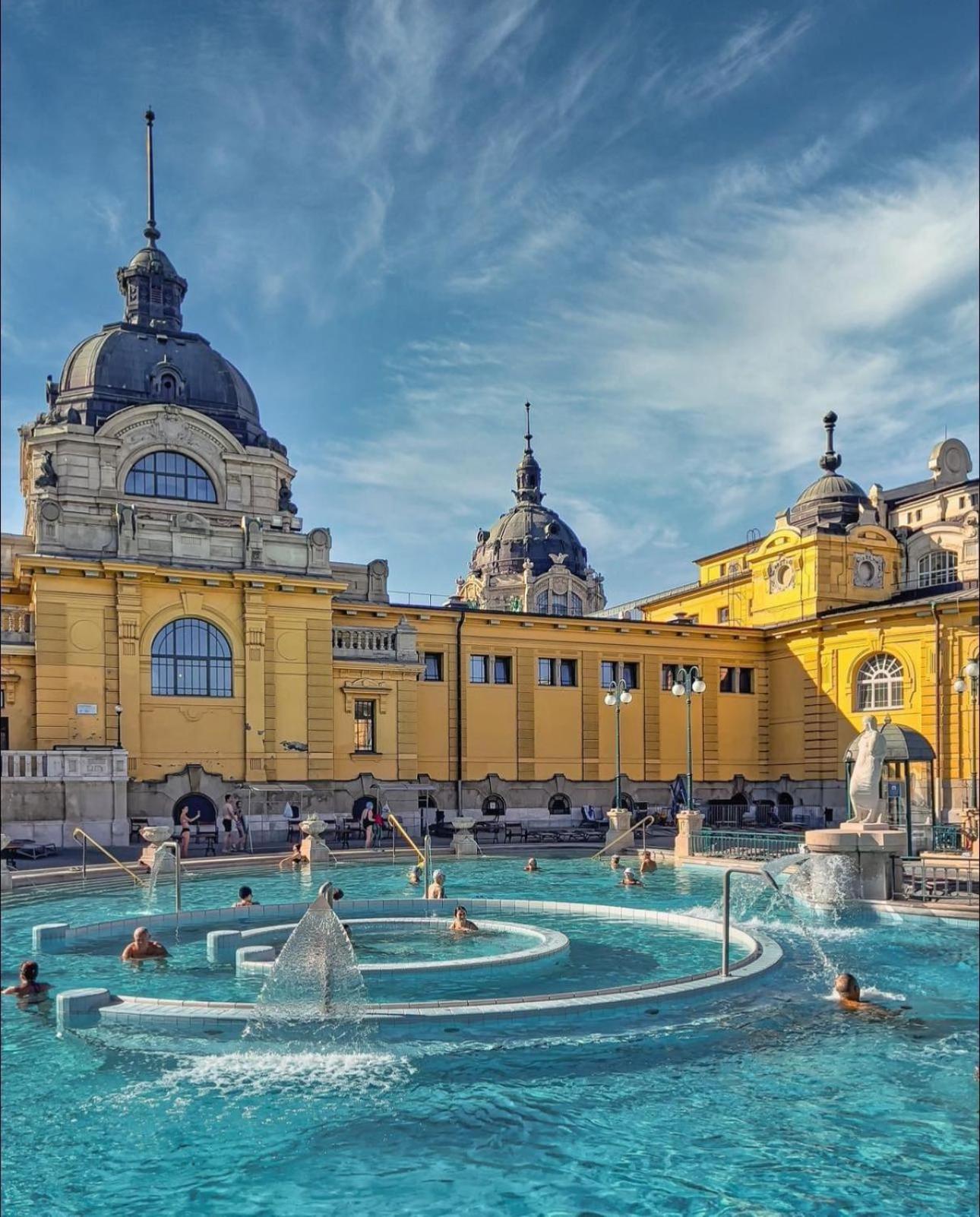 Bakats Square Premium Apartment With Ac Budapest Esterno foto