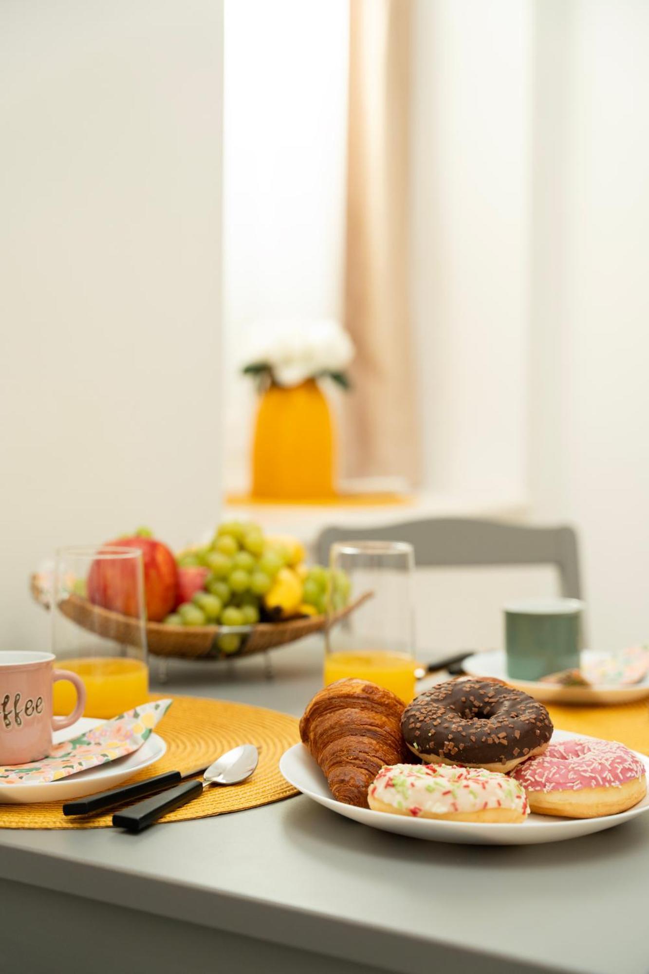 Bakats Square Premium Apartment With Ac Budapest Esterno foto